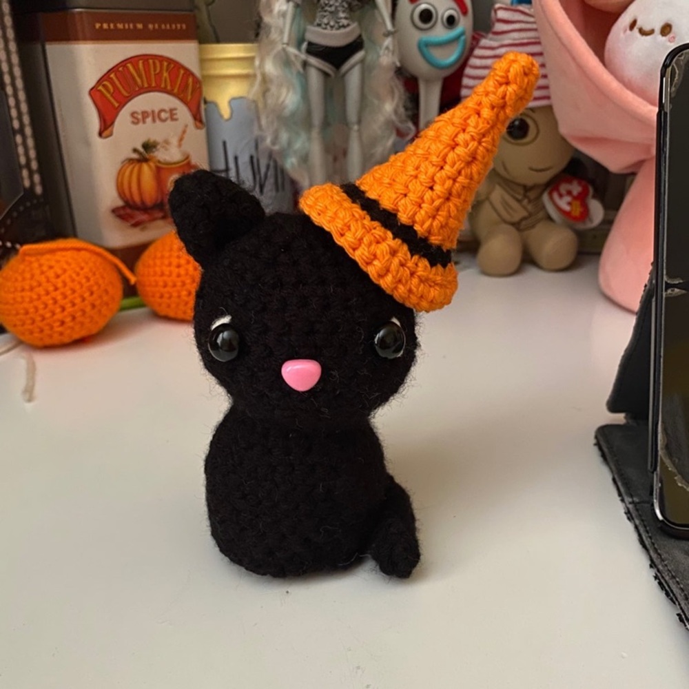 halloween decor witches hat black cat crochet
